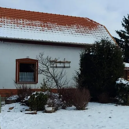 Negy Evszak Vendeghaz Holiday home *