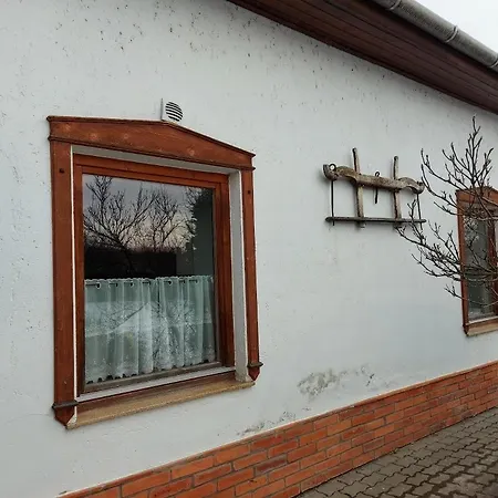 Negy Evszak Vendeghaz Holiday home *