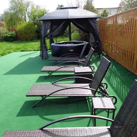 Negy Evszak Vendeghaz Holiday home