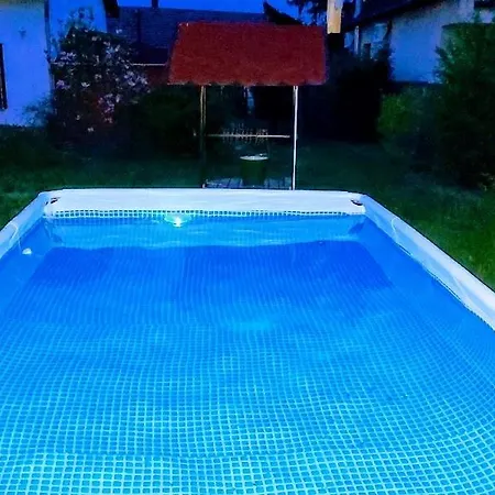 Negy Evszak Vendeghaz Holiday home *